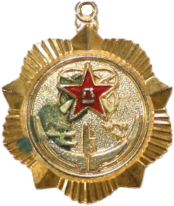 二00五年中国人民解放军总参、总政、总后、总装联合颁发“士官优秀人才二等奖”奖章：